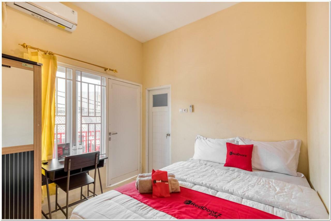 Reddoorz Near Ramai Mall Malioboro 日惹 外观 照片